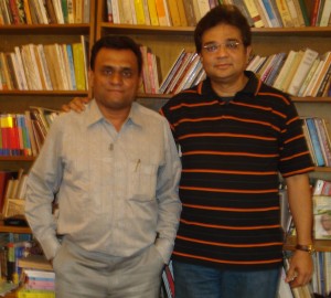 વિનય ખત્રી સાથે ૩૦ જૂન ૨૦૦૯, અમદાવાદ.